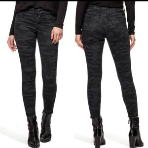 Social Standard by Sanctuary blk camo High Rise skinny jeans sz 10